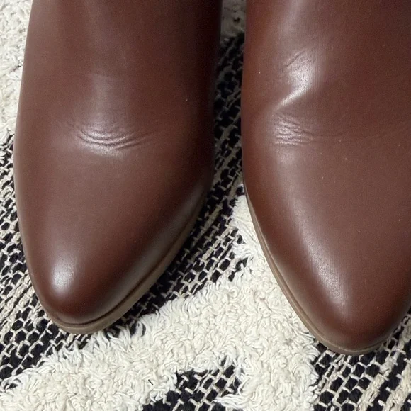 Nwot Cushionaire Brown Leather Ankle Booties size 8 - Picture 3 of 5